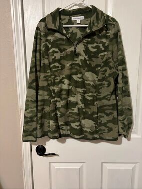 Amazon Essentials Green Camo Quarter-Zip Fleece Sweater